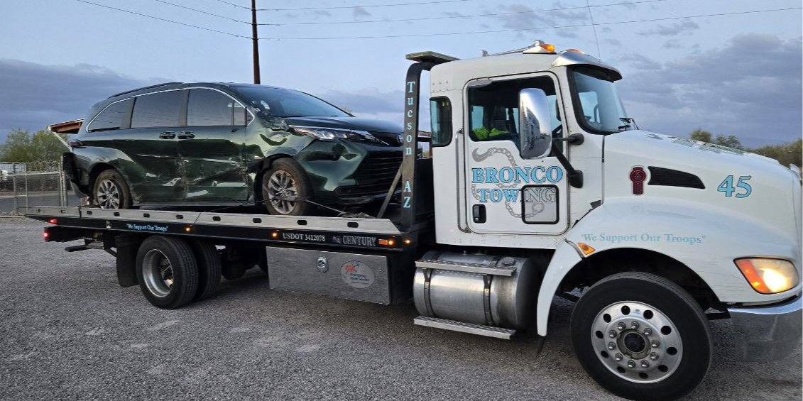 Accident Recovery in Tucson: Professional Towing and Secure Storage Solutions Image
