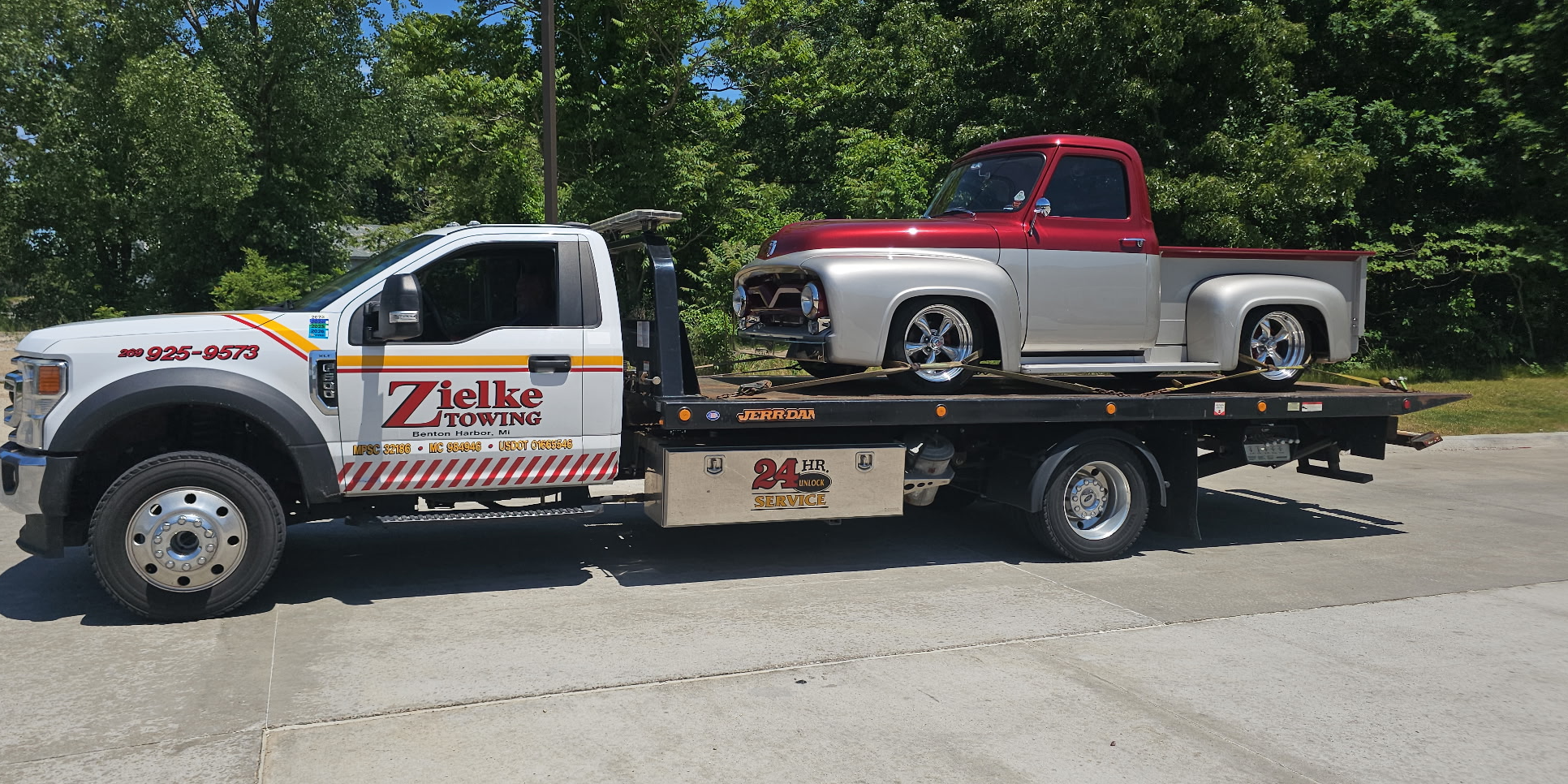 Flatbed Towing Image