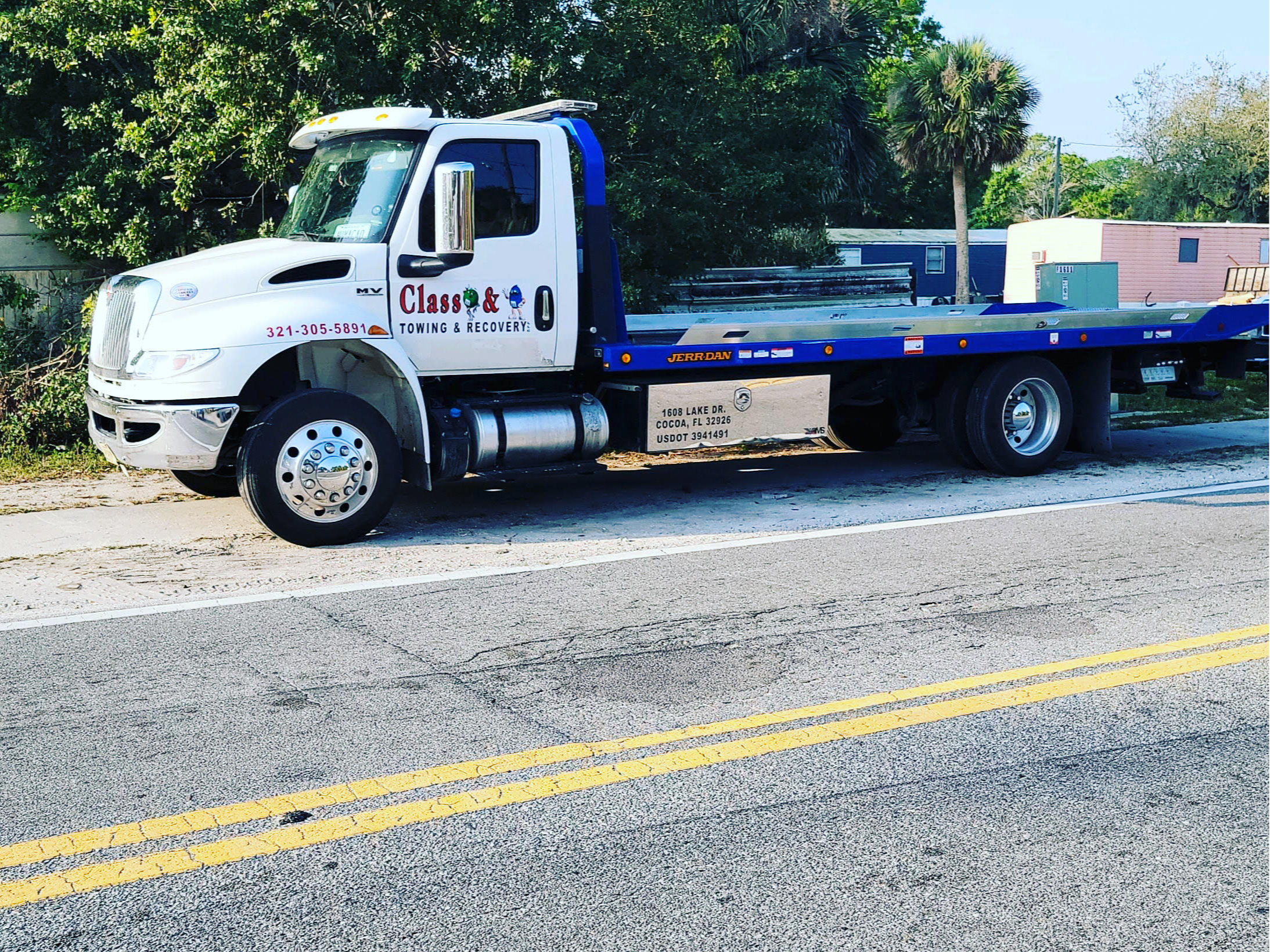 Class m&m Towing & Recovery  Towing.com Profile Banner